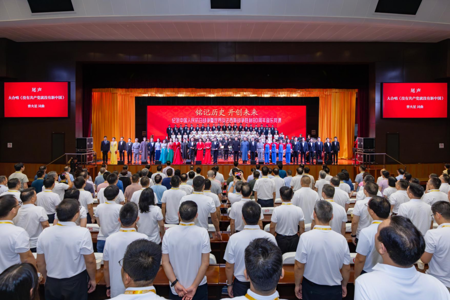 我校在中共广西区委党校举办纪念中国人民抗日战争暨世界反法西斯战争胜利80周年音乐党课